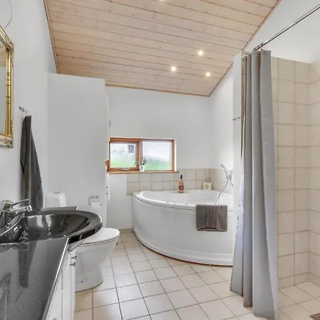 Amazing Home In Ulfborg With Wifi 펜션 *
